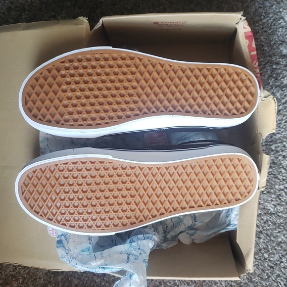 ❄️HP!!!❄️ Black Vans Old Skool V size 11.5 mens - Picture 7 of 8